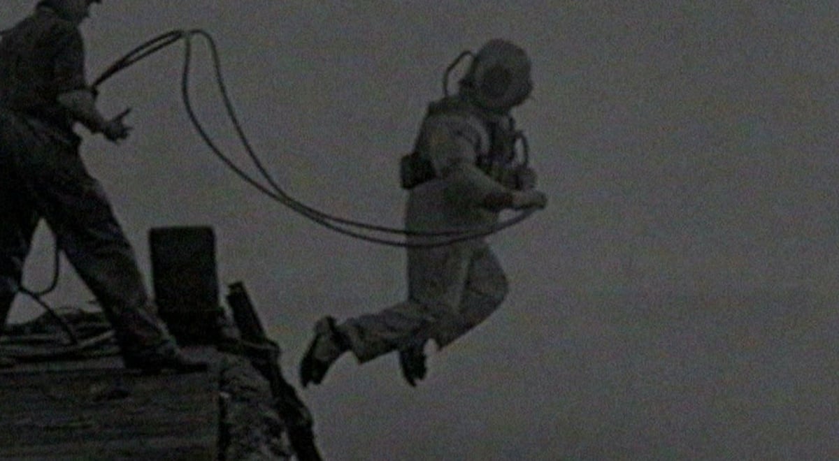 Image accompanying the Experimental Film Society article “Damp Access”