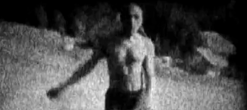 Phantasmal body deconstructed around the pixel in Immanence Deconstruction of Us